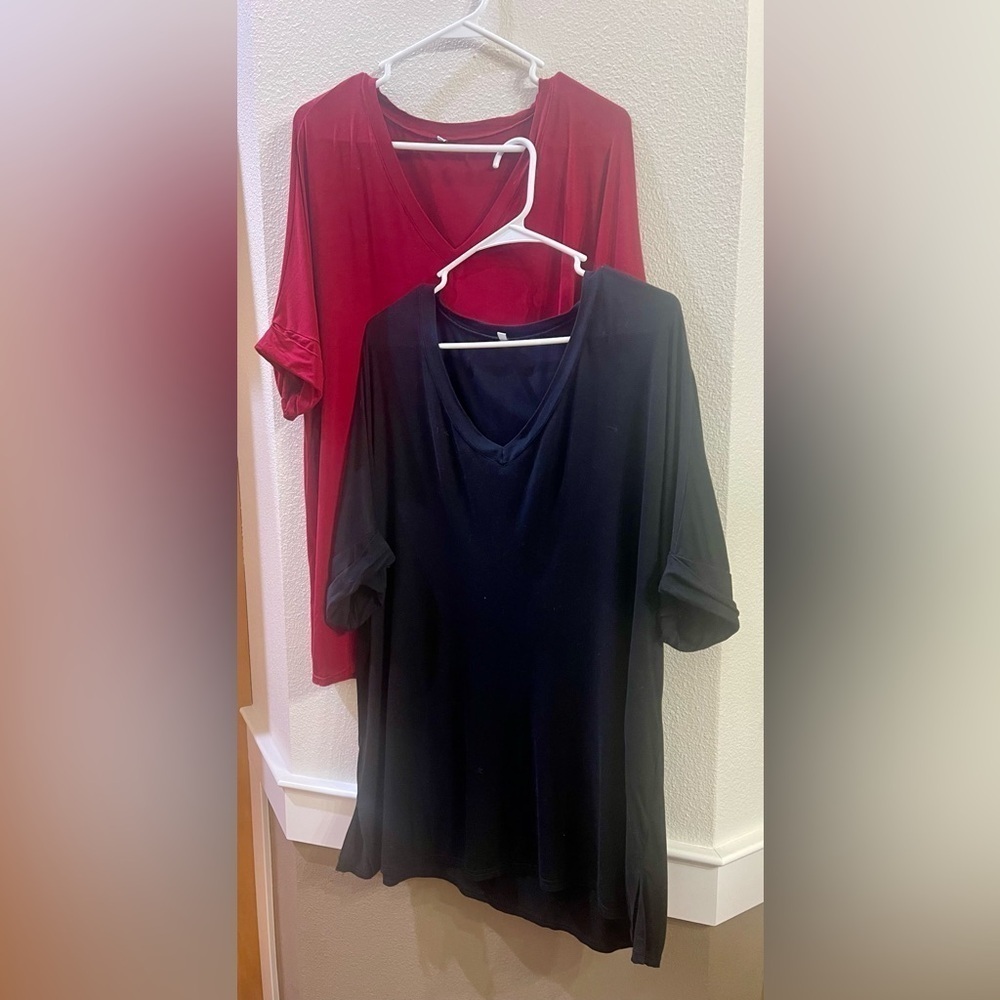 2 V-Neck Shirts Size 2XL Rayon Spandex Red Black Short Roll Sleeve Closet Staple